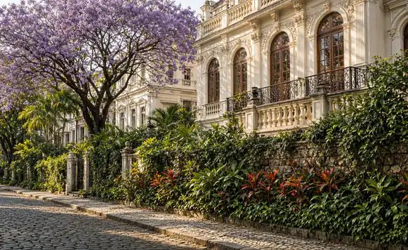 Casarão de alto padrão no Corredor da Vitória, em Salvador, cenário de due diligence imobiliária